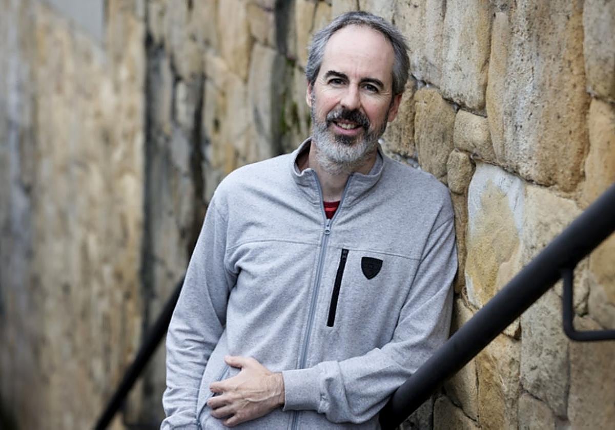 'Francesco Pasqualeren bosgarren arima' liburuaz hitz egingo du.