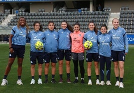 Parte de la plantilla txuri-urdin posa en Zubieta en la víspera del duelo contra el Athletic.