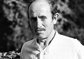 Luis Mari de Juan ha publicado la novela con versión en euskera y en castellano.