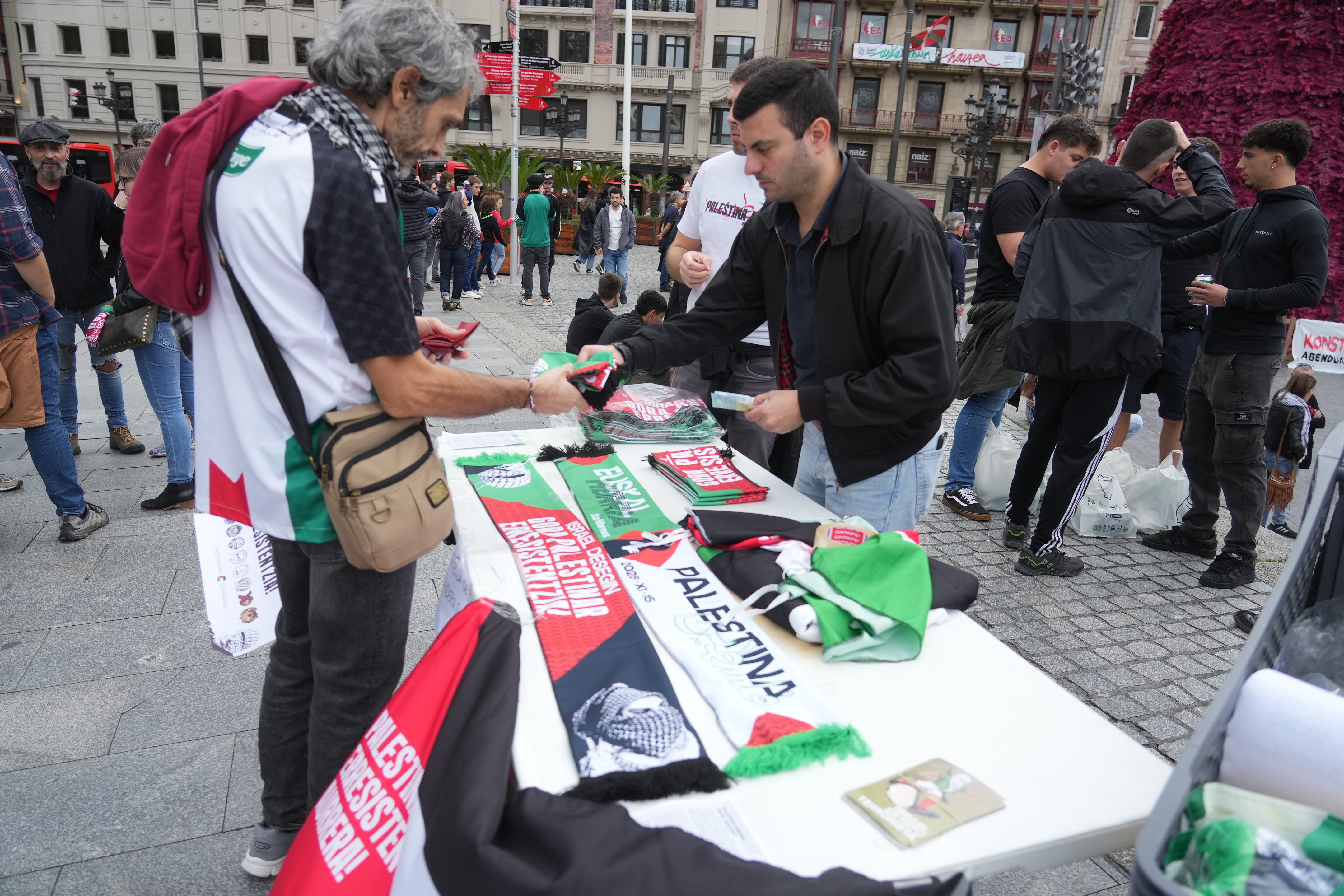 Las mejores imágenes de la fiesta por Palestina en Bilbao