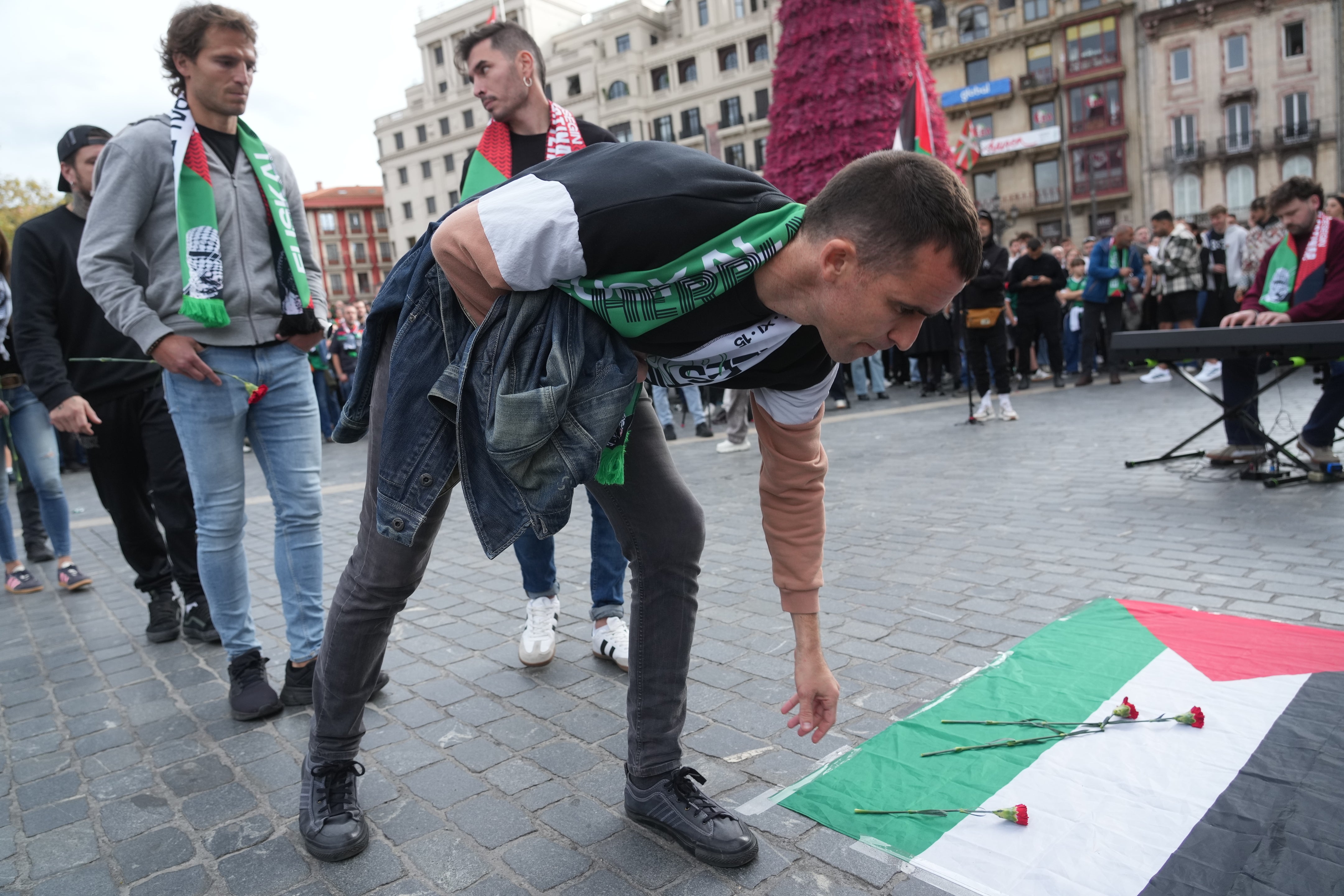 Las mejores imágenes de la fiesta por Palestina en Bilbao
