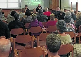 La ciudadanía eibarresa tiene la ocasión de plantear sus quejas en las reuniones con corporativos y técnicos.