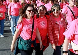Undécima marcha de Katxalin por la investigación del cáncer de mama este domingo en Donostia.