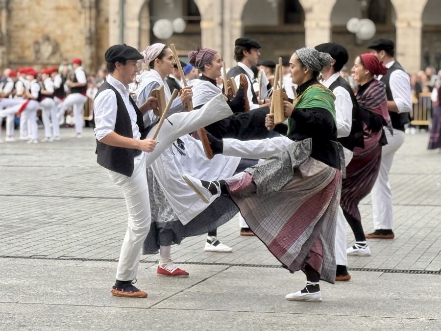 Emotiva arku dantza intergeneracional