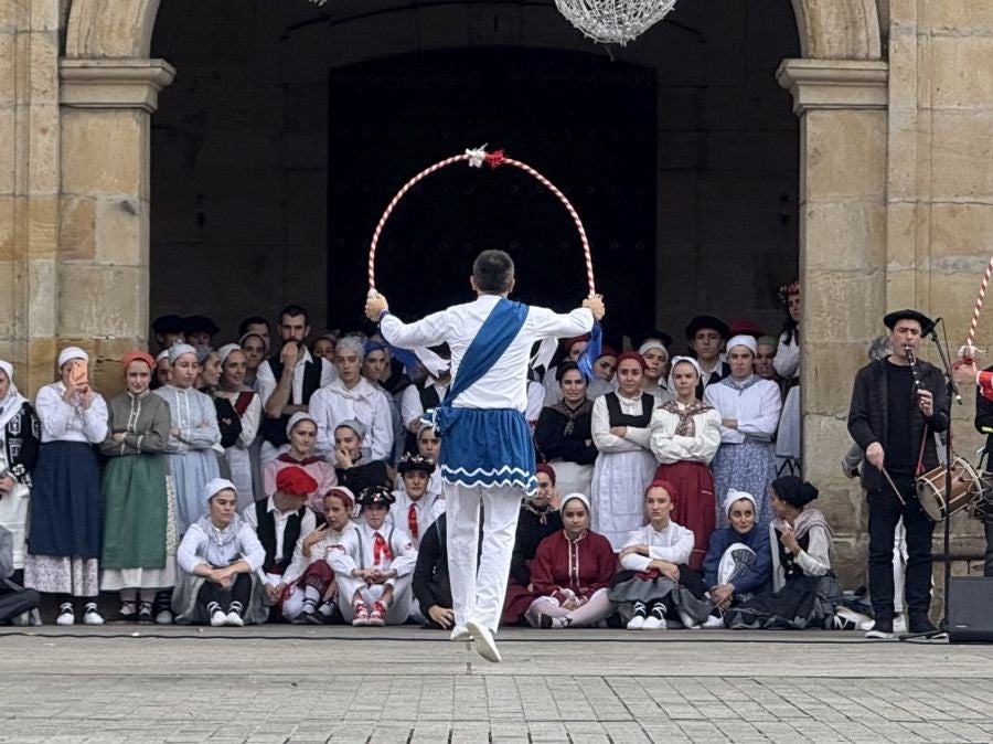 Emotiva arku dantza intergeneracional