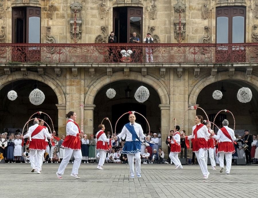Emotiva arku dantza intergeneracional