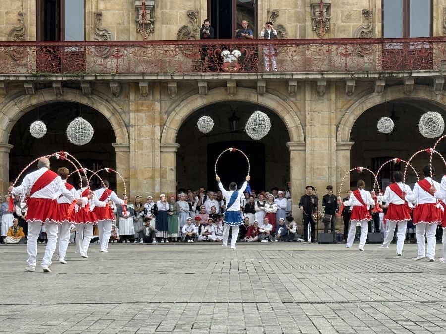 Emotiva arku dantza intergeneracional