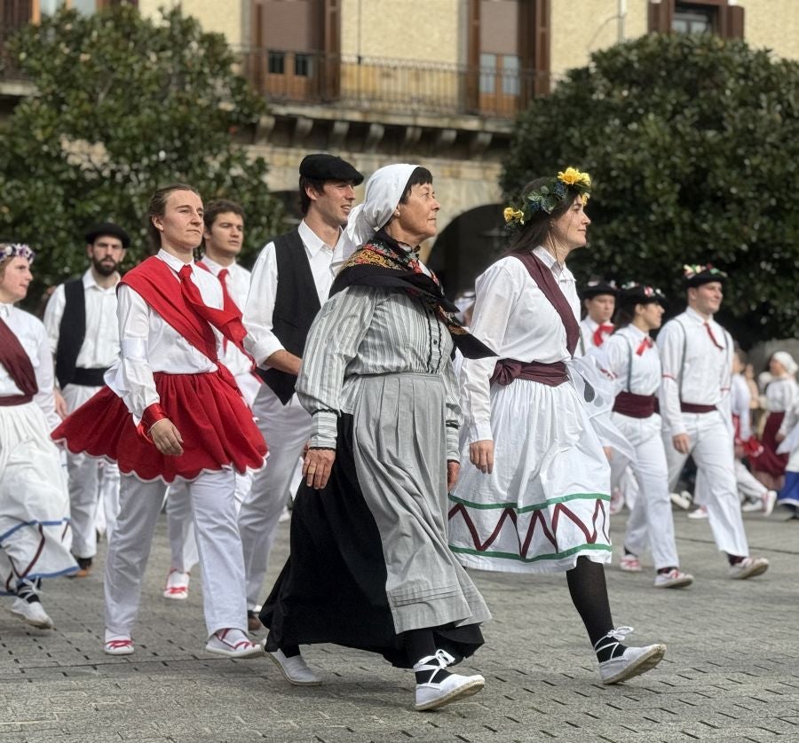 Emotiva arku dantza intergeneracional