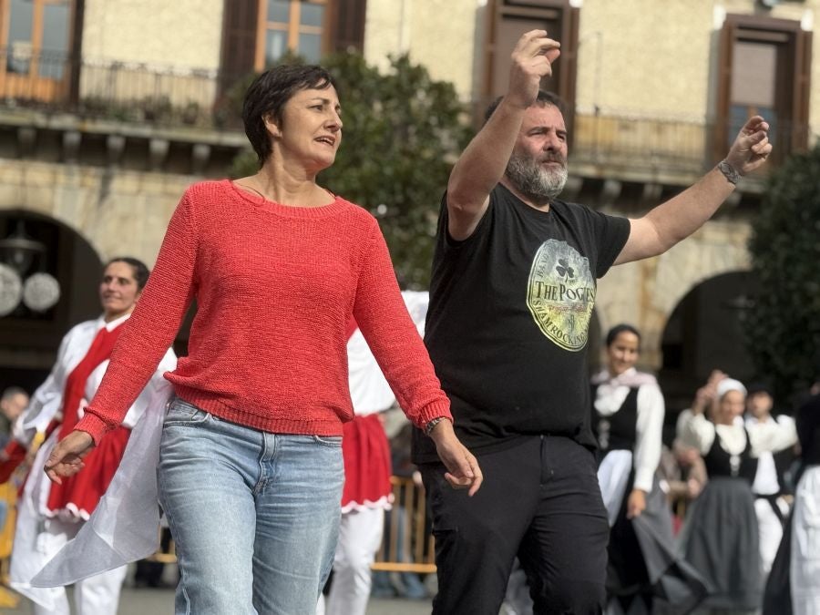 Emotiva arku dantza intergeneracional