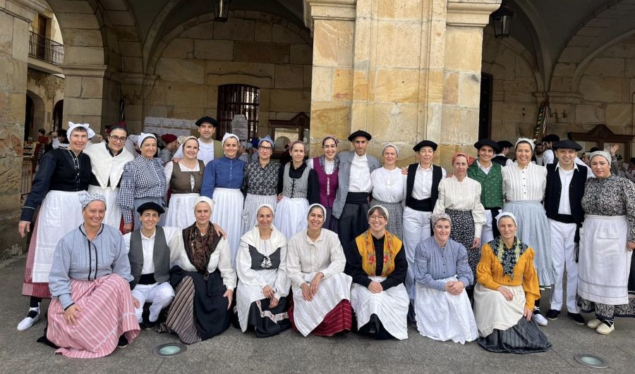 Emotiva arku dantza intergeneracional