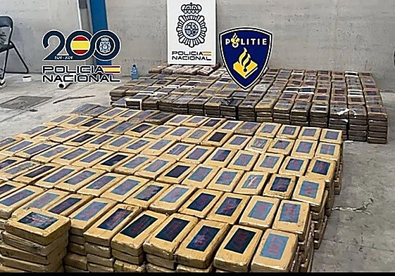 La droga intervenida en la operación.