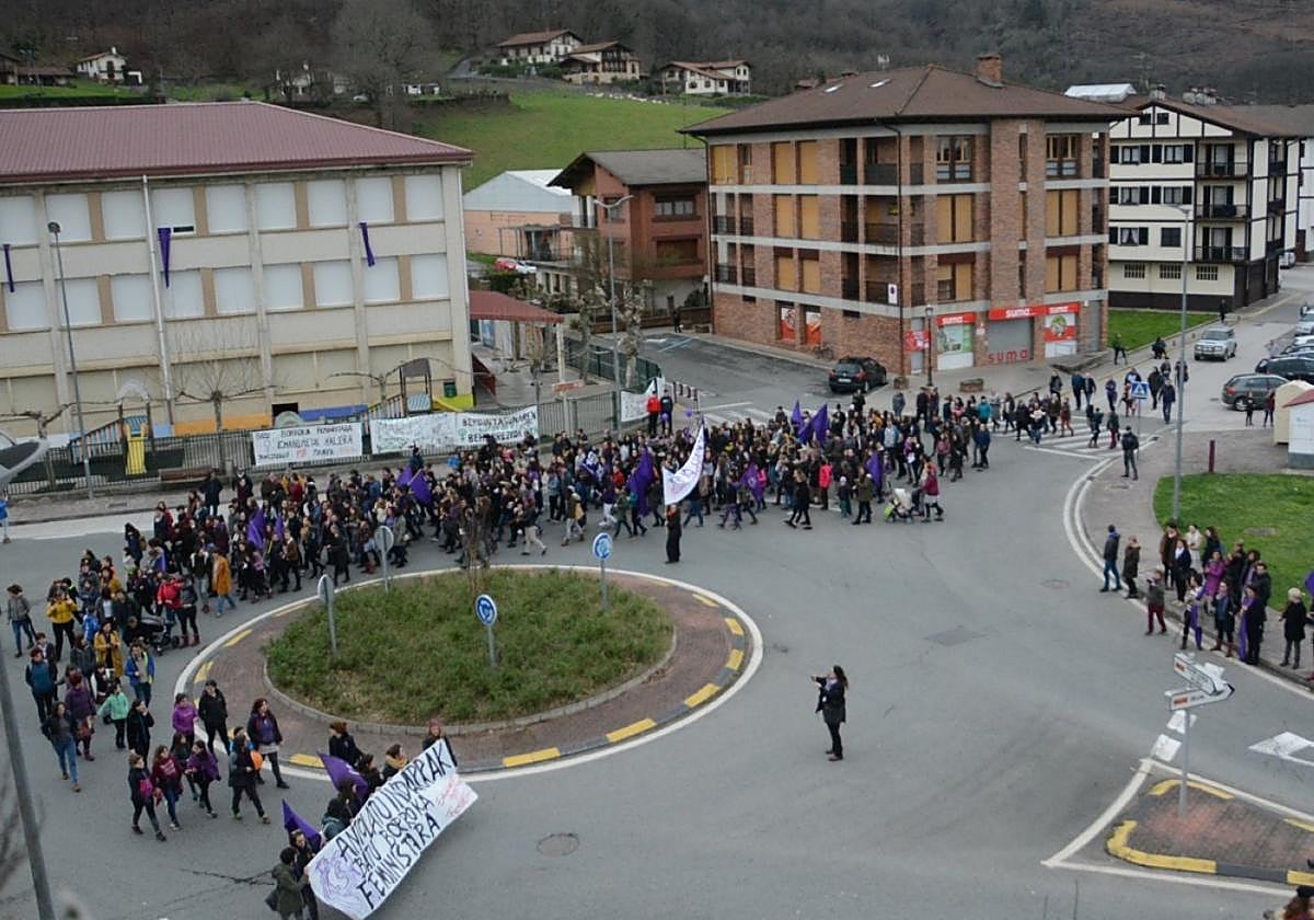 Una de las concentrciones anteriores del 25N en Doneztebe.