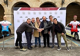 Ion Unamuno, Javier Riaño, Olatz Lezeta, Gorka Artola e Iñaki Madina poco después de la presentación.