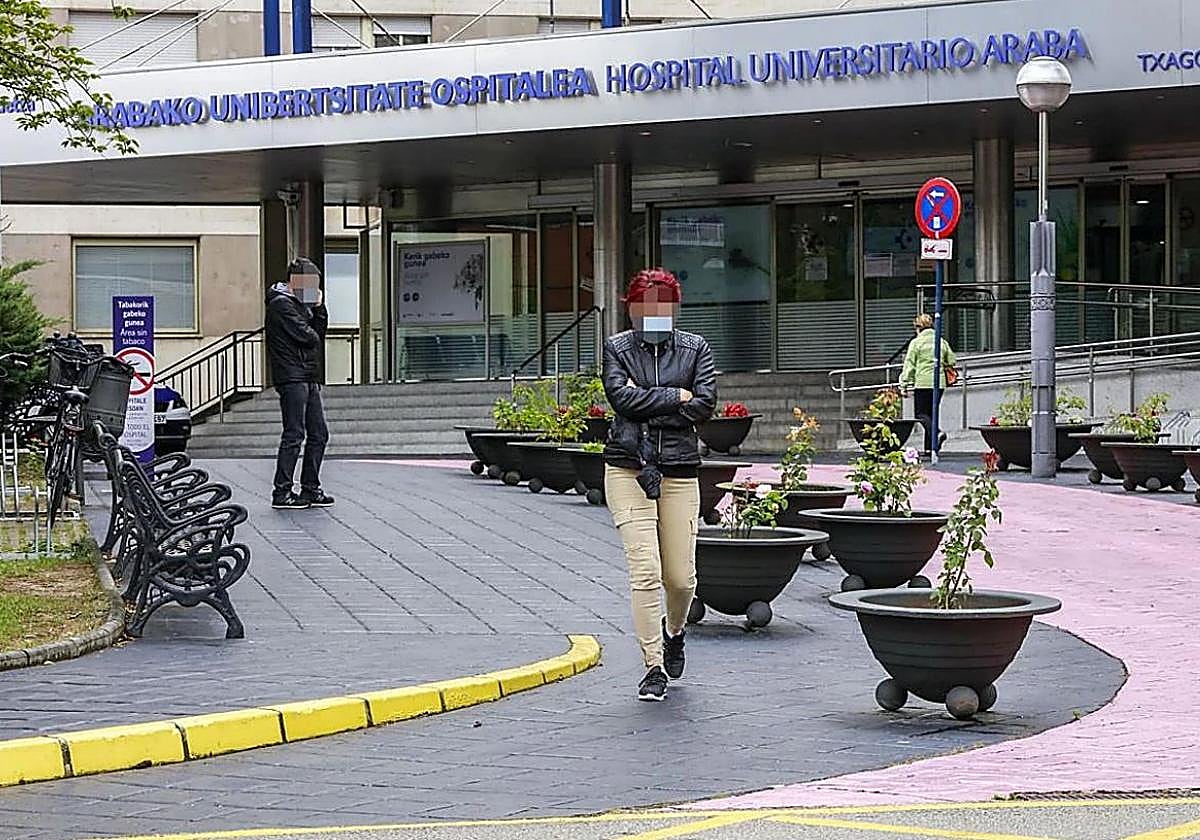 El paciente, de 40 años, fue intervenido en el hospital Txagorritxu, en Vitoria.