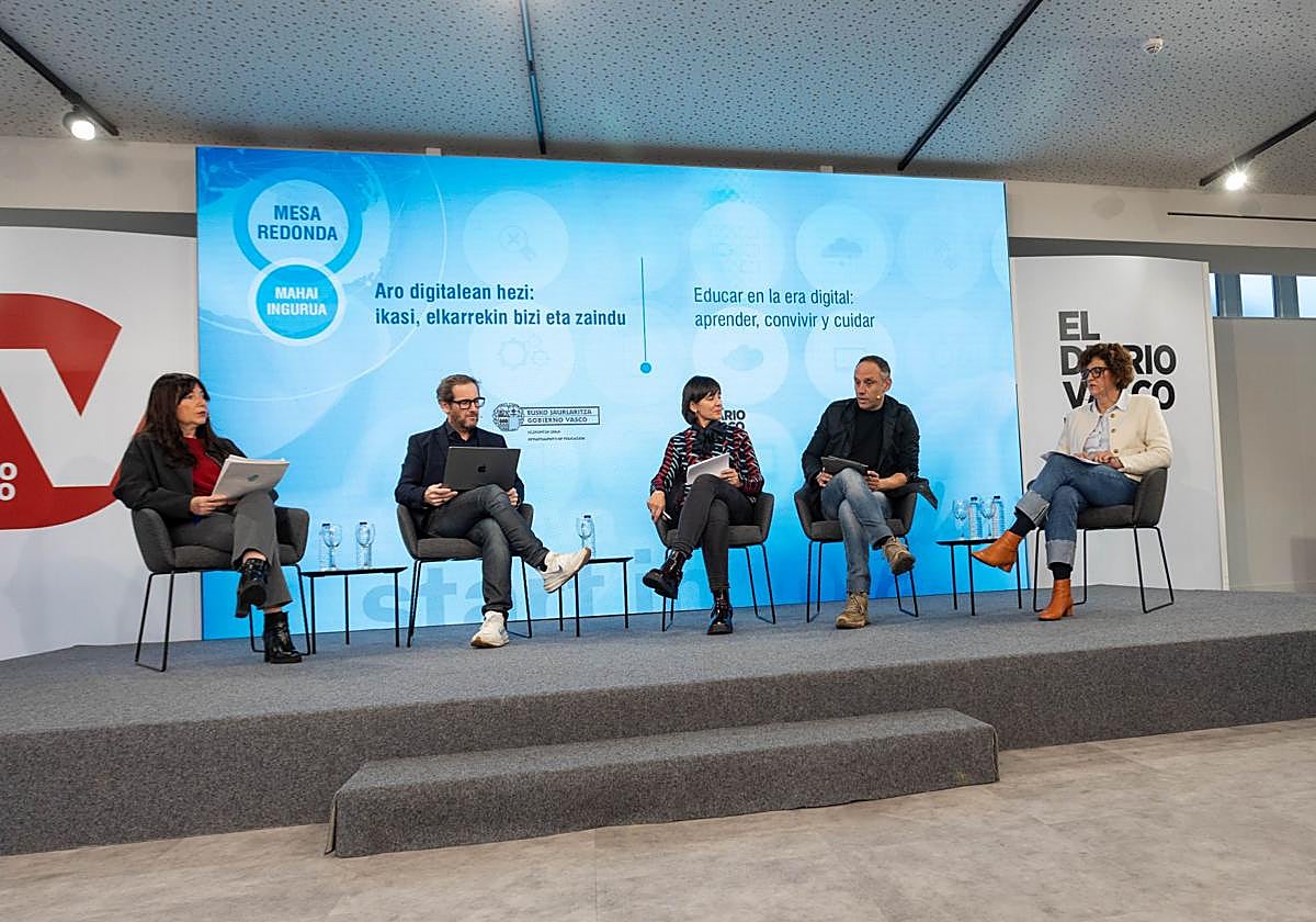 Un instante de la mesa redonda.