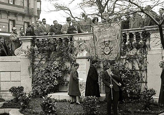 Inauguración del monumento dedicado a Secundino Esnaola.