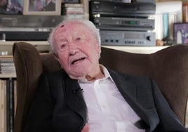 El farmacéutico que ha vivido más años jubilado que trabajando: «La Seguridad Social no se sostendría así»