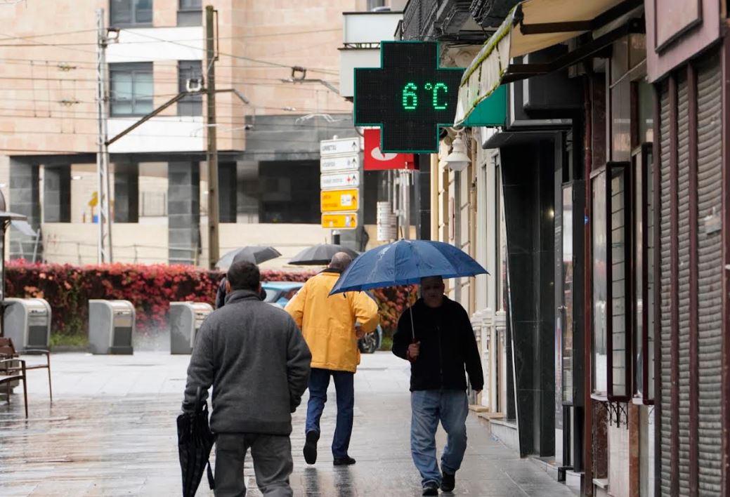 La nieve se suma a los chubascos por la masa de aire ártico en Gipuzkoa