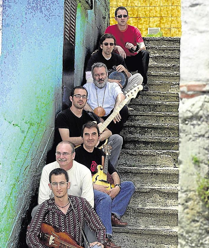 Imagen secundaria 2 - Hamar urte igarota ere, Oskorriren ondarea bizi-bizirik