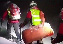 Vista desde el embalse Barrendiola de la zona donde se está buscando al pastor.