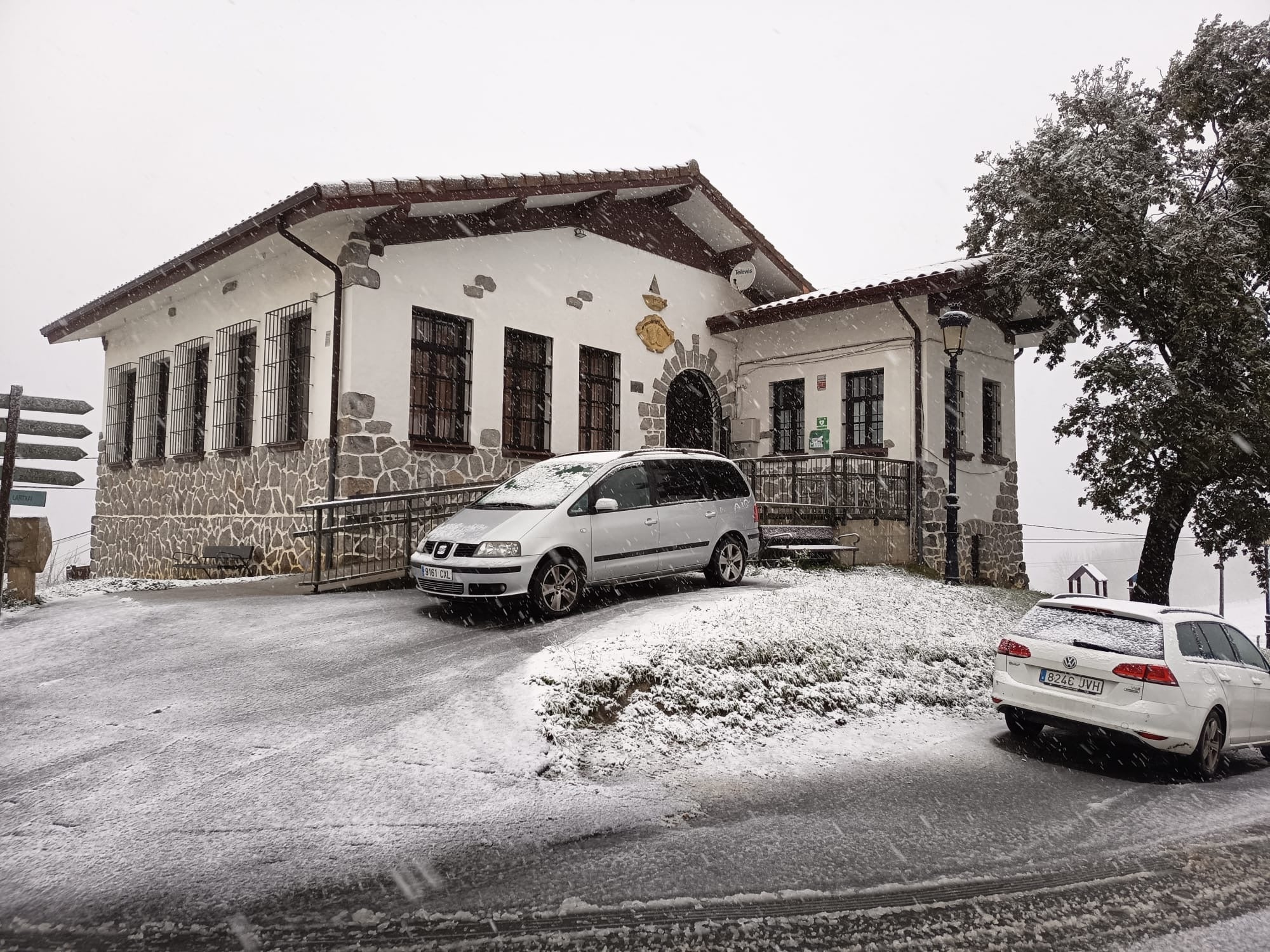 Nieve en Lazkaomendi, a unos 330 metros de altura. 
