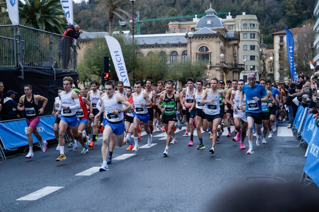 Los 42 kilómetros de la Zurich Maratón, en imágenes
