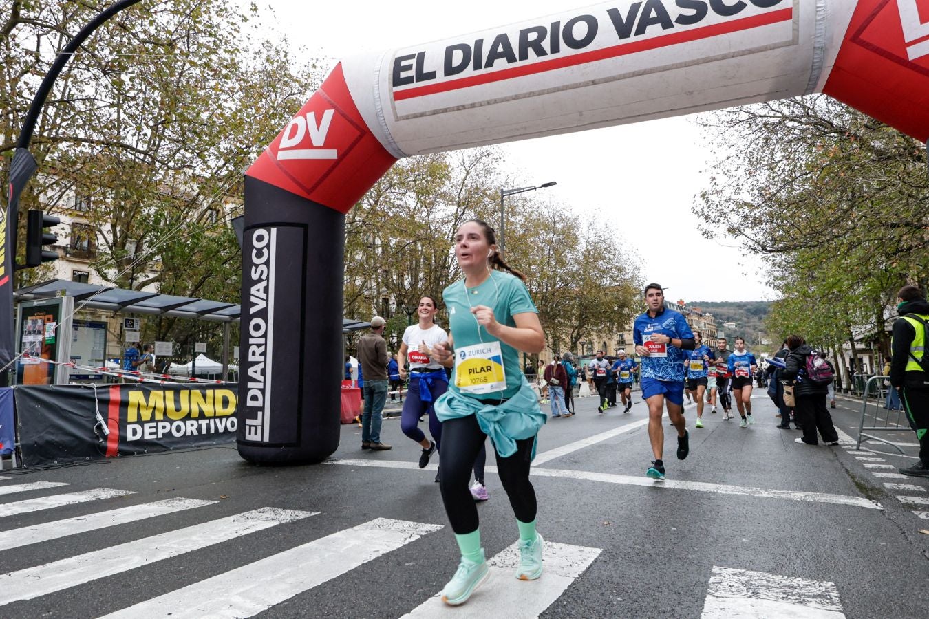 Los 42 kilómetros de la Zurich Maratón, en imágenes