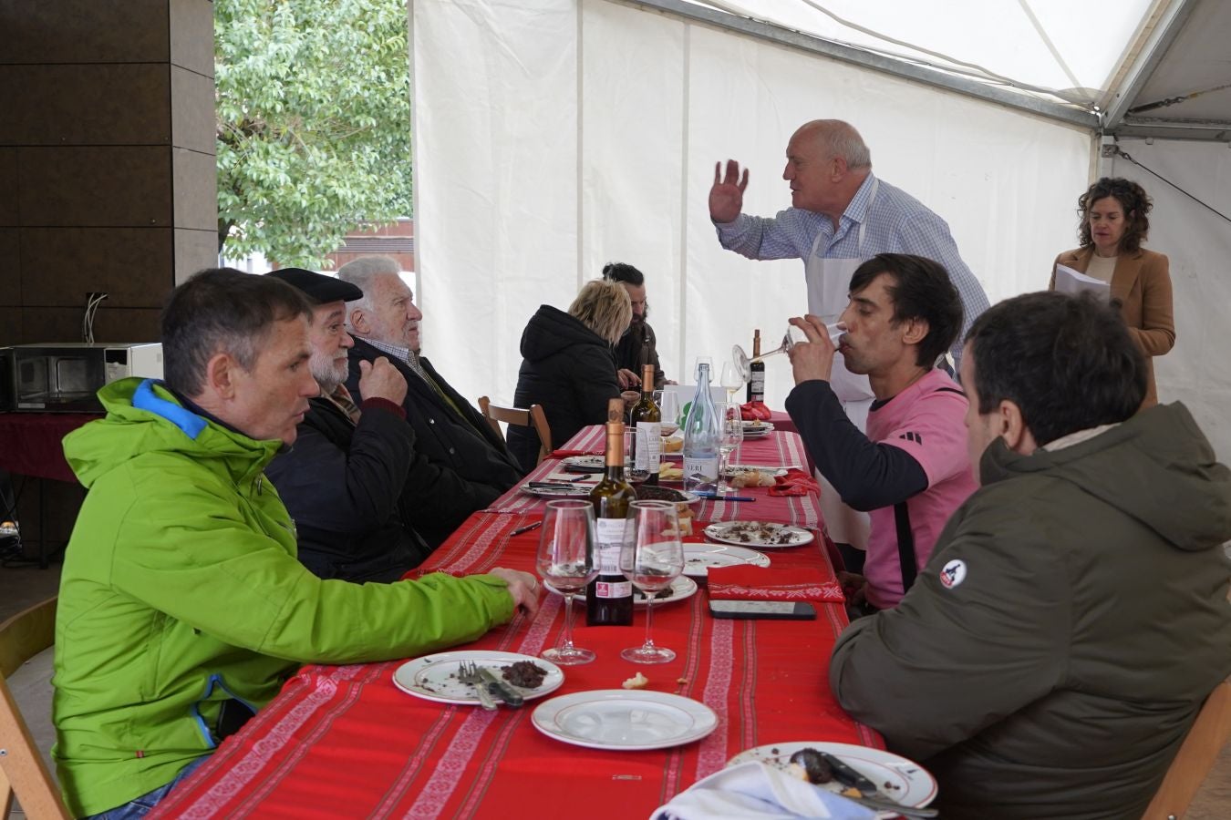 Odolkia, babarrunak eta ardoa nagusi Ormaiztegin