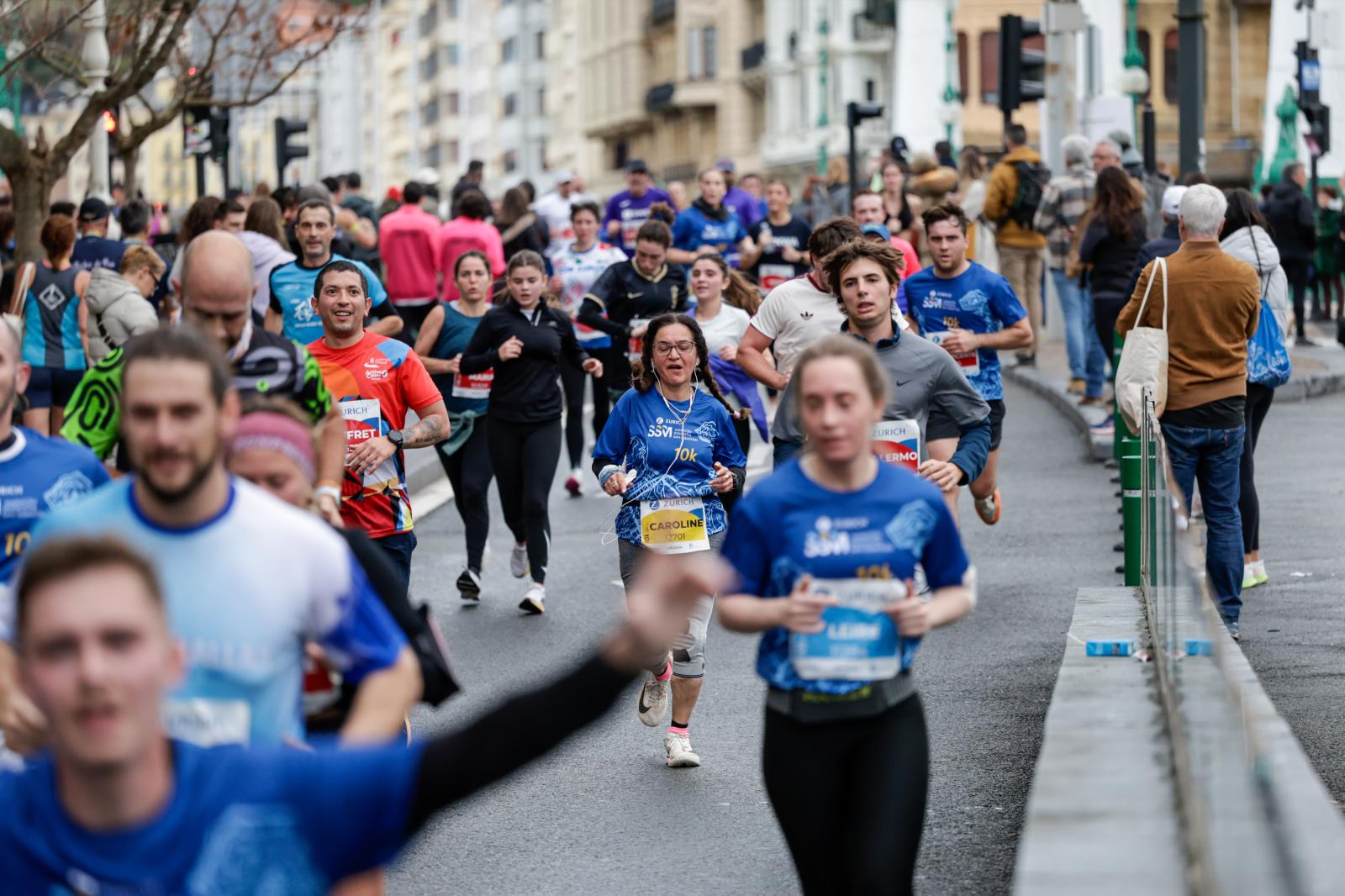 Los 42 kilómetros de la Zurich Maratón, en imágenes