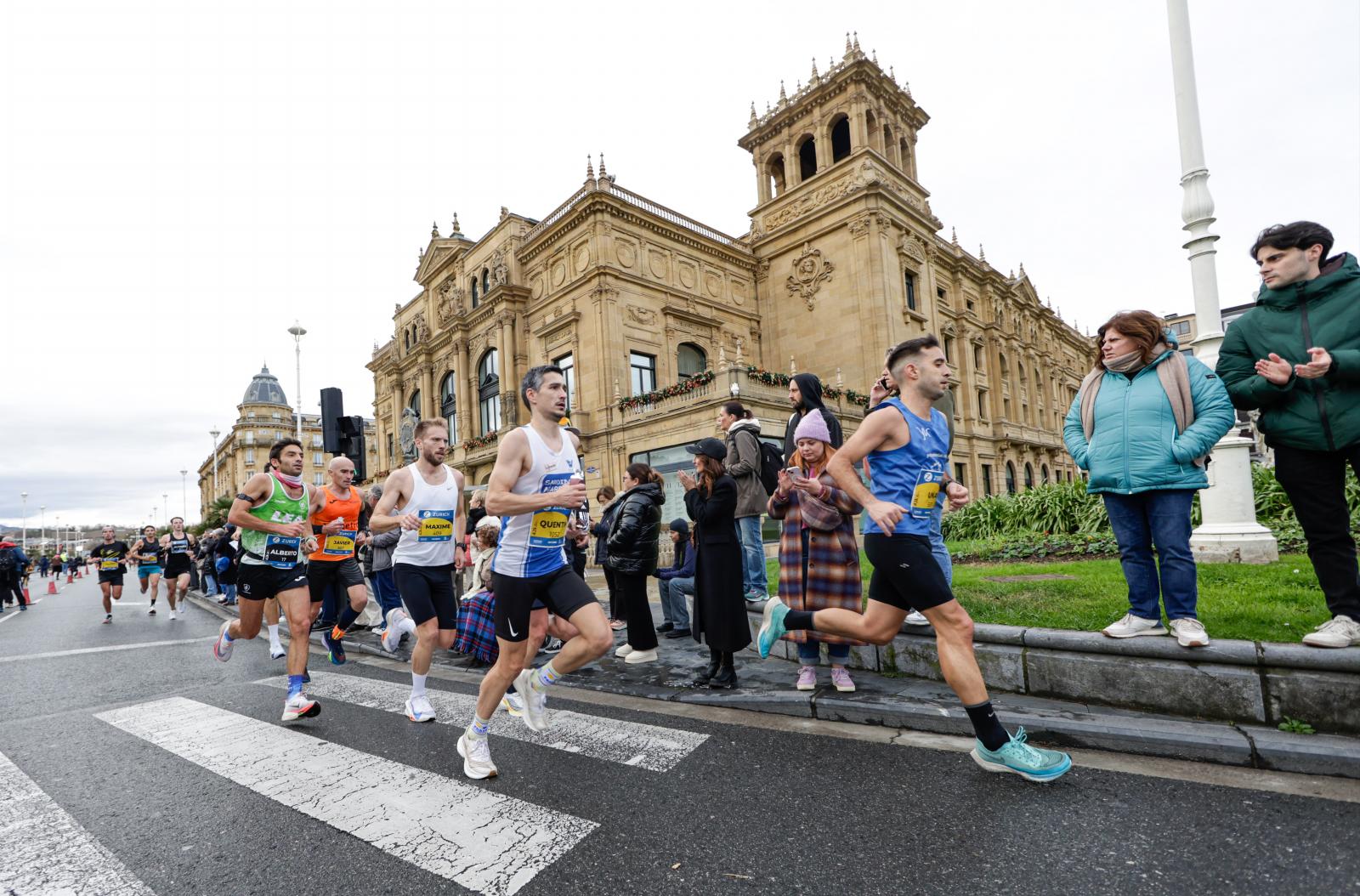 Los 42 kilómetros de la Zurich Maratón, en imágenes