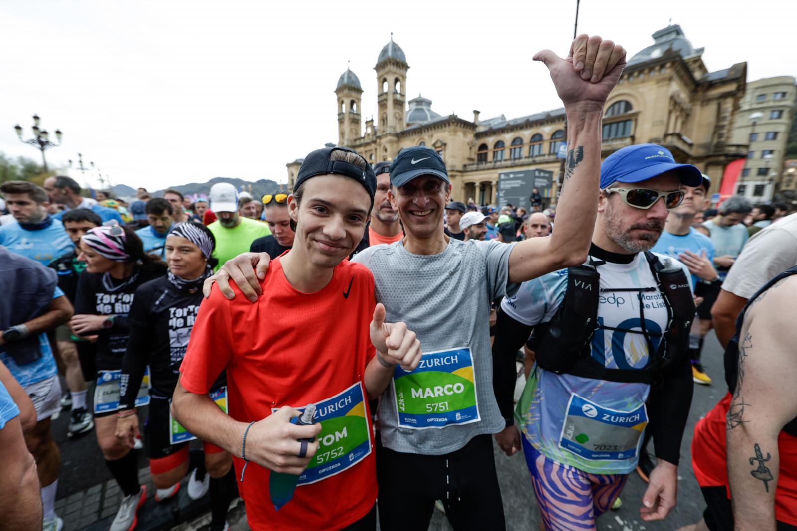 Los 42 kilómetros de la Zurich Maratón, en imágenes