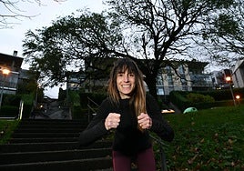 Maite Arraiza celebra la victoria con este periódico.