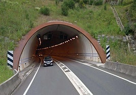 El túnel de Olandixo en su embocadura por la rotonda de Mugarrieta.