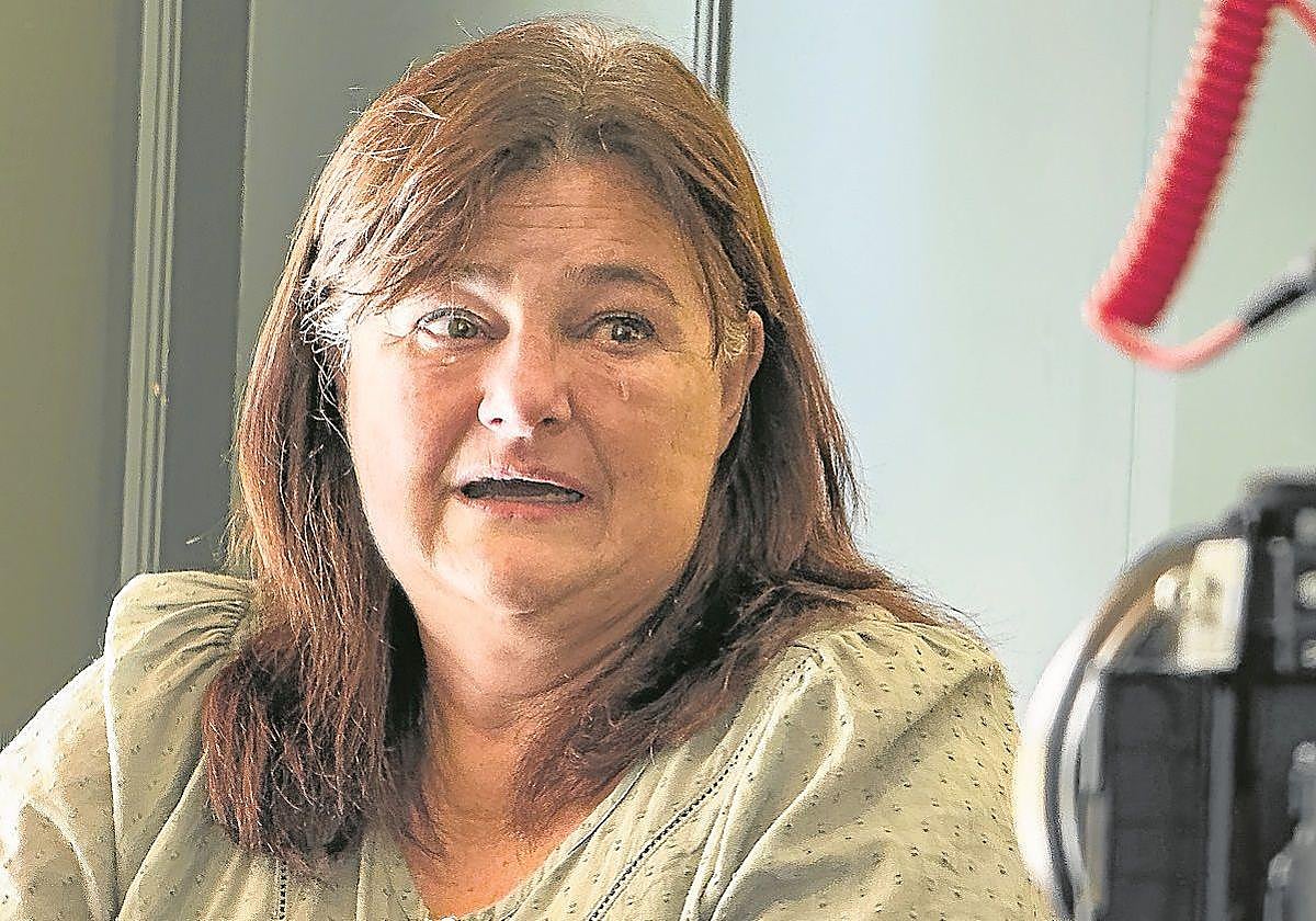 Itziar Loinaz, emocionada durante un momento de la entrevista.