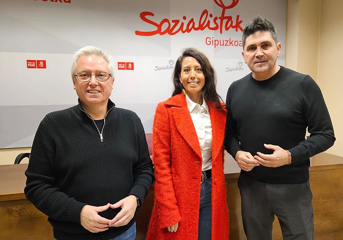 José Ignacio Asensio, Azahara Domínguez y Mikel Serrano han realizado una valoración conjunta de la nueva línea de autobús.