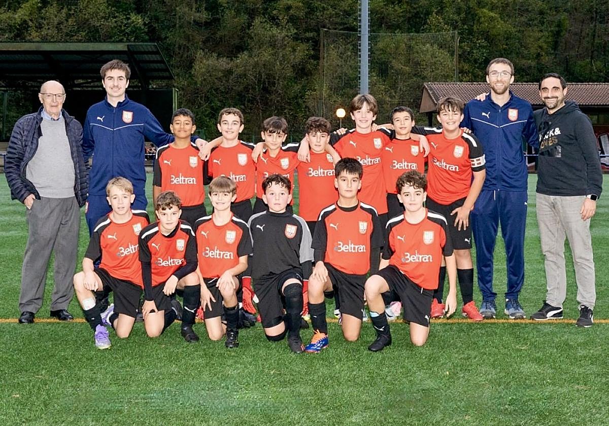 La foto oficial del Urki Larragest, equipo que compite en la categoría infantil txiki.