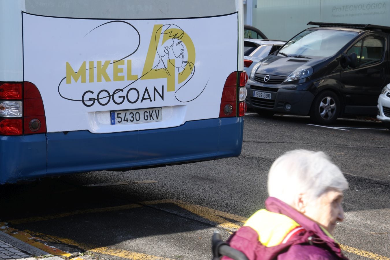 El homenaje a Zabalza en el cuartel de Intxaurrondo, en imágenes