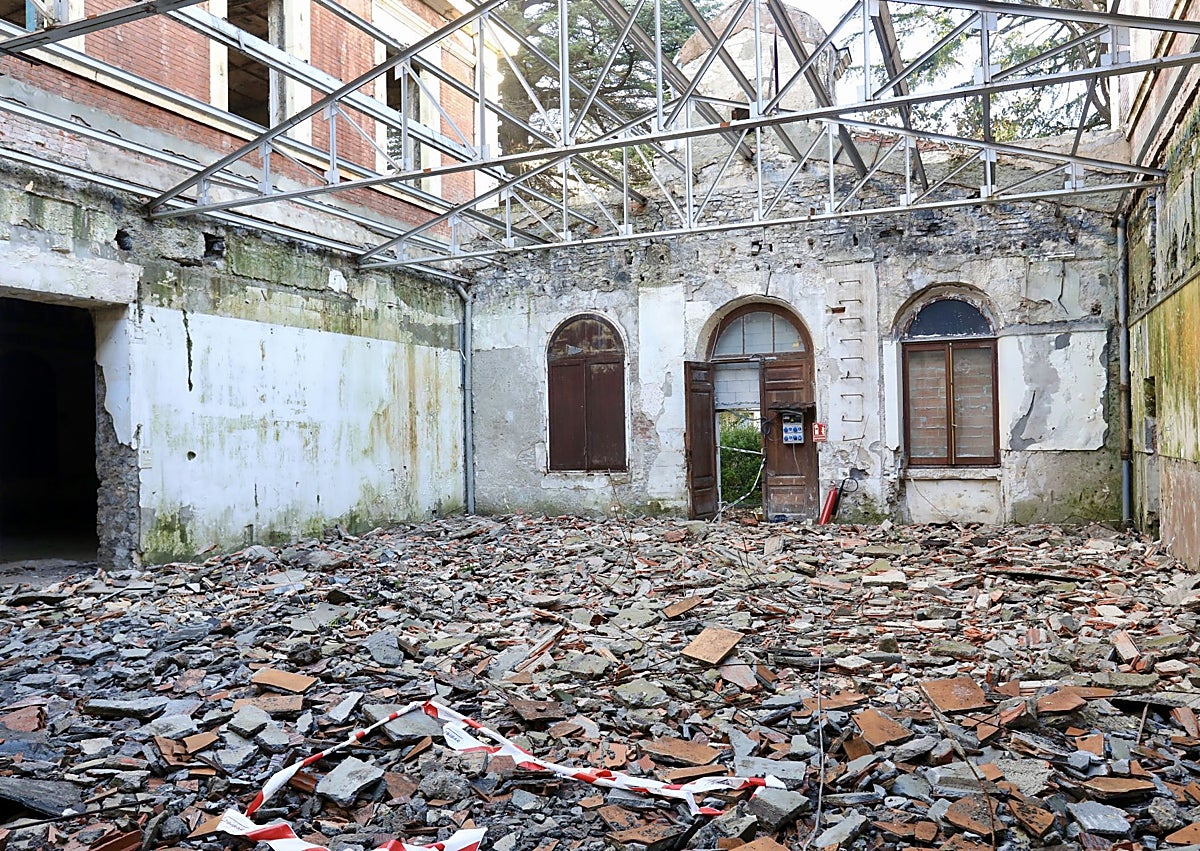 Imagen secundaria 1 - La rehabilitación actual incluye el edificio cabecera y próximamente se abordarán los pabellones.