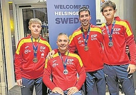 La selección española, con Olaia, a la izquierda, y Cepas, a la derecha.