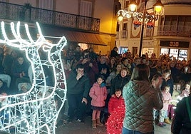 El acto del encendido navideño se celebrará este viernes, con invitación a la ciudadanía a participar.