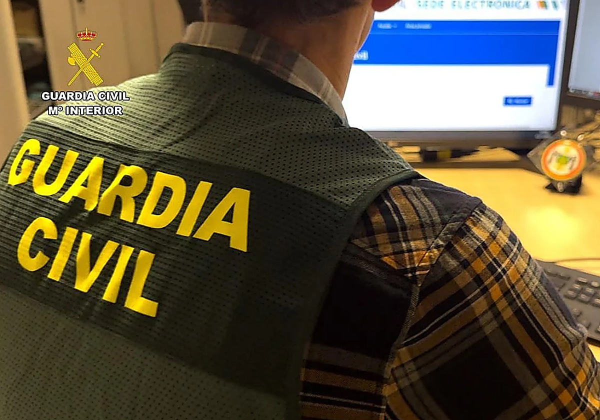 Una vecina de Tolosa pierde 40.000 euros en una estafa de un falso negocio online de patinetes y relojes