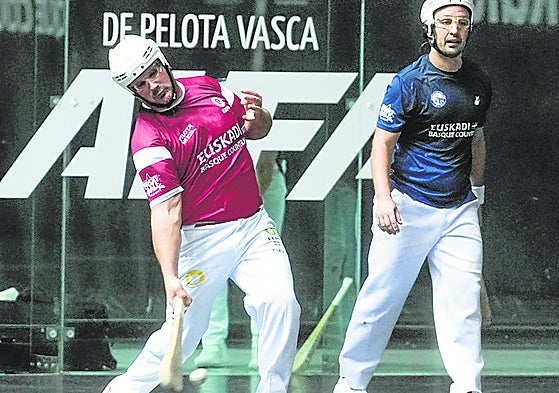 Ibargarai dominó en los cuadros largos del frontón Bizkaia.
