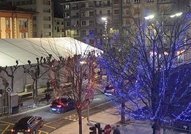 La Navidad ilumina 			las calles