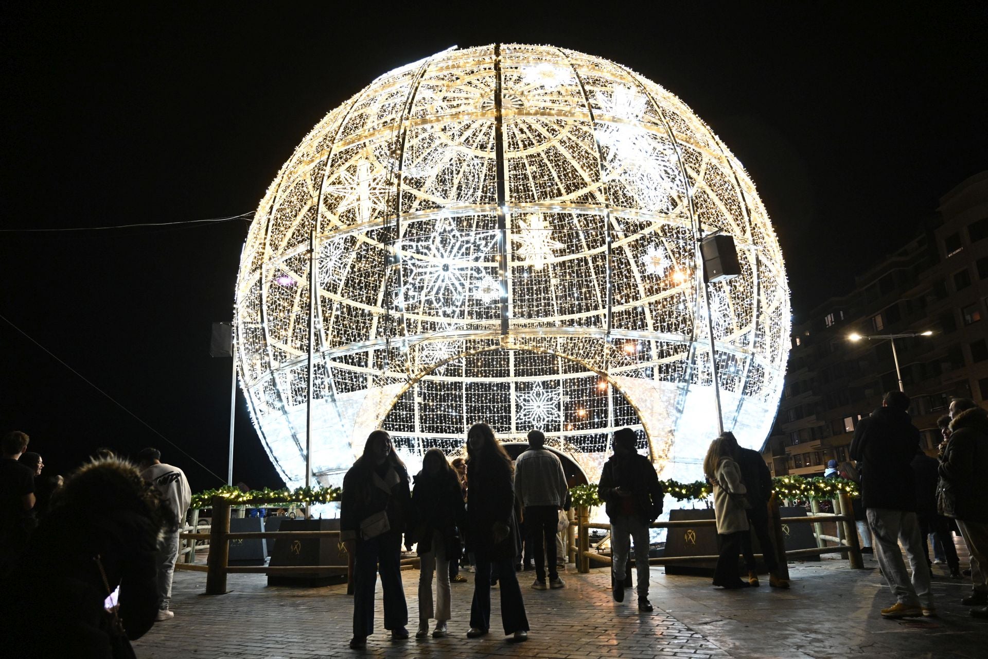 Se encienden las luces de Navidad en San Sebastián