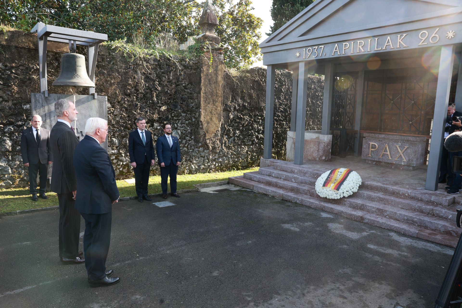 El Rey y el presidente de Alemania visitan Gernika