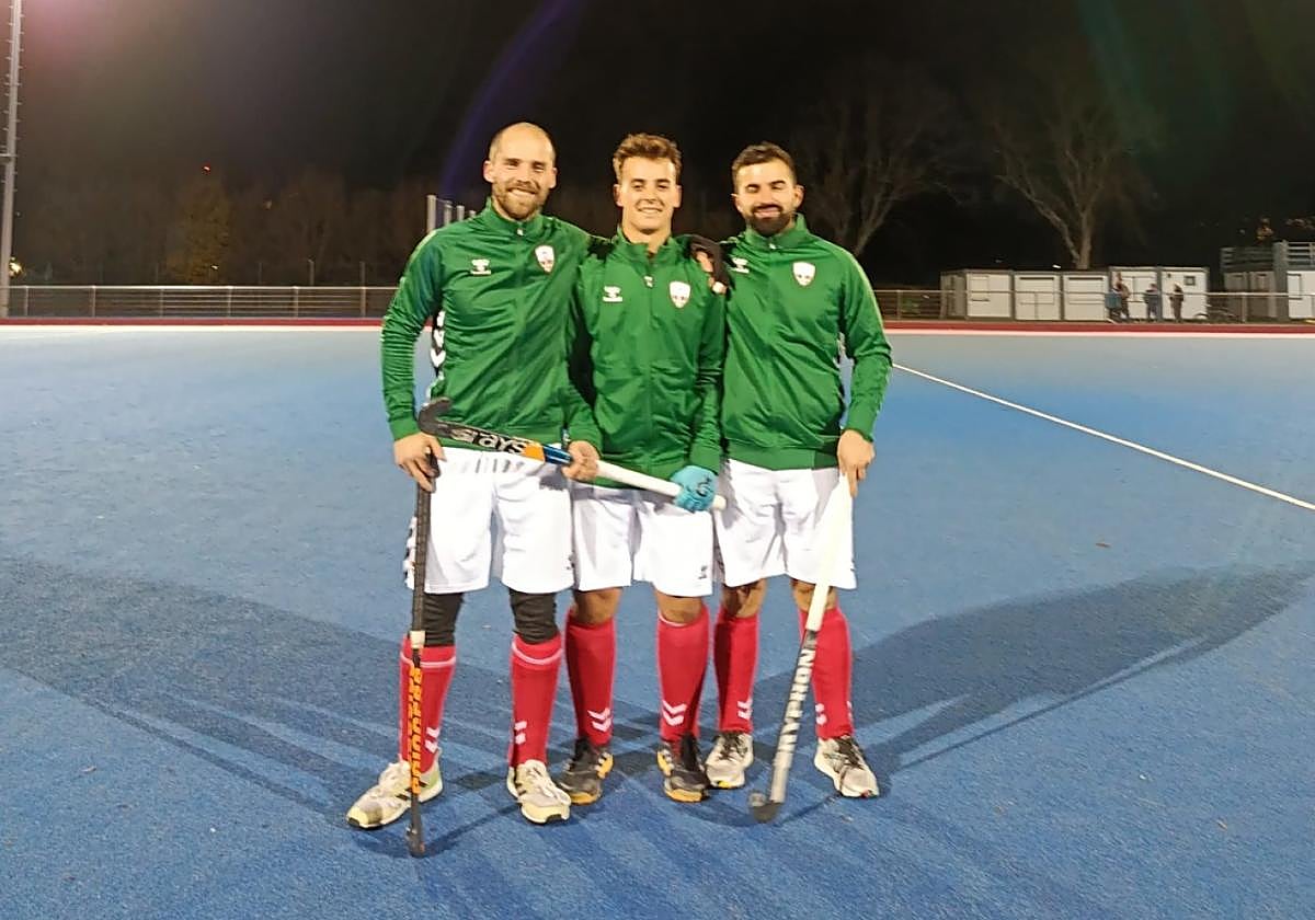 Los tres deportistas del club trintxerpetarra.