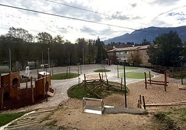 Elementos de la naturaleza y la madera natural han compartido protagonismo en el diseño del parque.