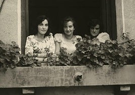 Una de las imágenes del recorrido biográfico de Lurdes Iriondo.