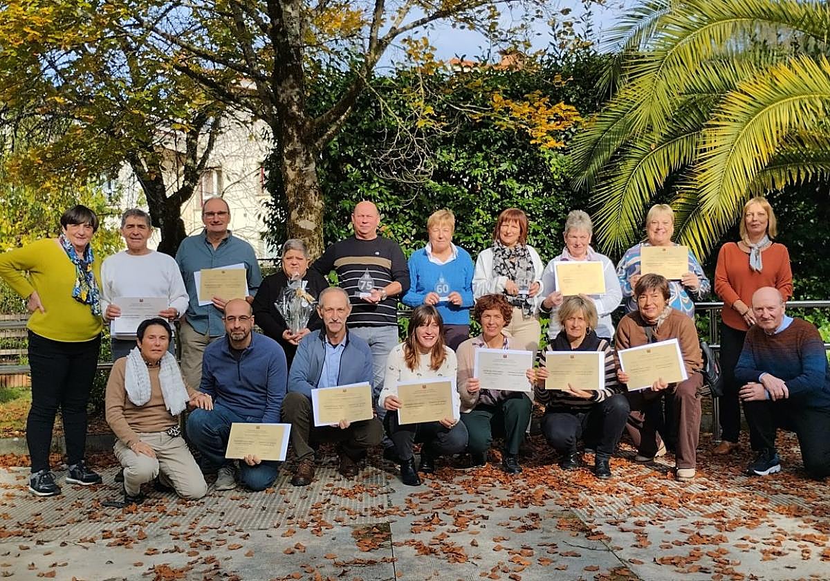 La incorporación de nuevas generaciones de donantes se destacó como una prioridad en la entrega de insignias y diplomas.