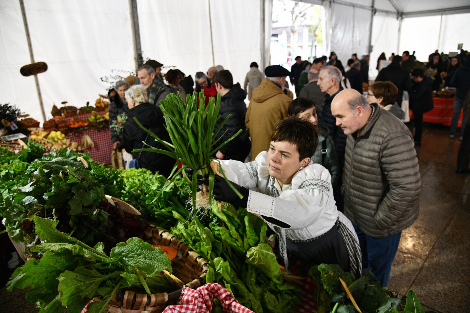 Animada feria agrícola de San Andrés en Eibar